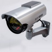 Camera falsa tip IR cu panou solar si acumulatori R6 inclusi